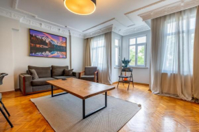3-Bedroom Central Apartment